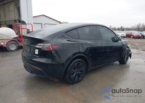 2025 Tesla Model Y Long Range Dual Motor All-Wheel Drive z USA, uszkodzony, nr VIN 7SAYGDEE9SA355439
